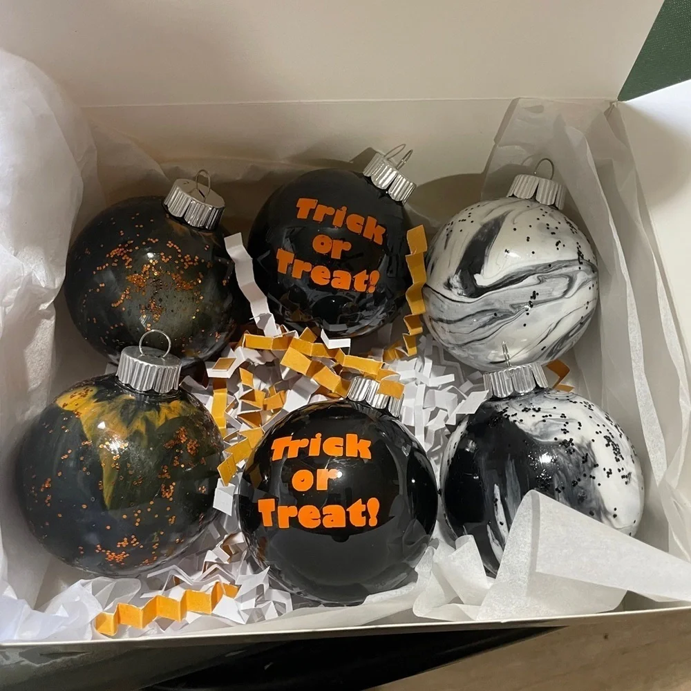 Halloween Trick or Treat Ornament Set